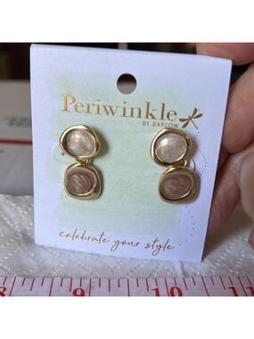 Periwinkle Earrings, Gold Tone, Beige/Brown Swirl centers